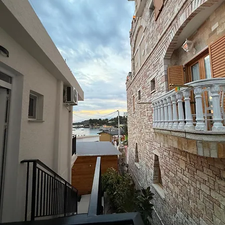 Beachfront House Saliko 4* Ksamil