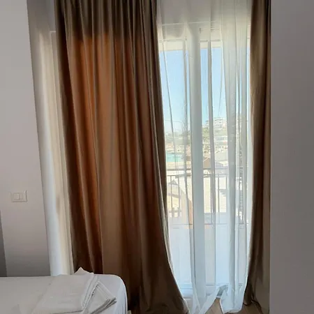 Beachfront House Saliko