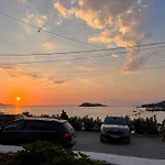 Beachfront House Saliko Guest house 4*