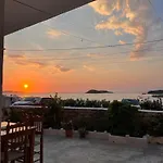 Beachfront House Saliko 4*