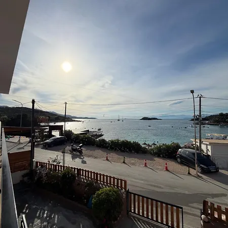 Pensión Beachfront House Saliko 3*